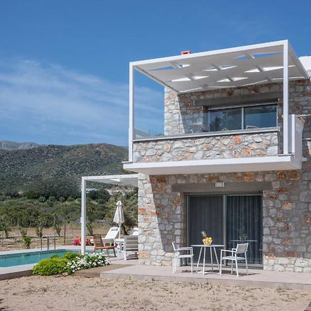 Cedar Bay Beachside Villas Palaiochora Exteriör bild