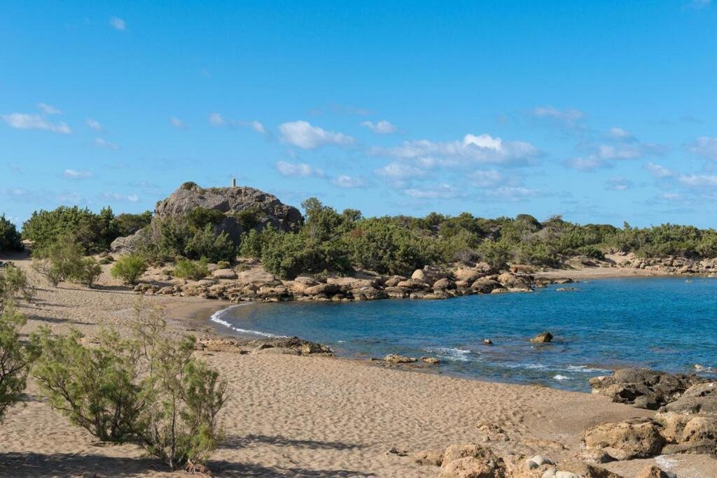 Cedar Bay Beachside Villas Palaiochora Exteriör bild