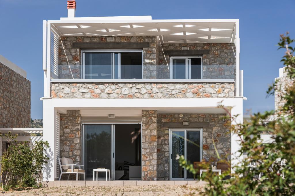 Cedar Bay Beachside Villas Palaiochora Exteriör bild
