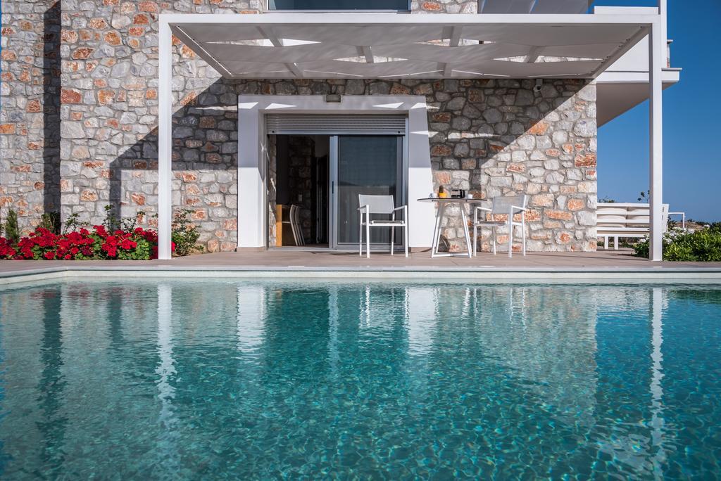 Cedar Bay Beachside Villas Palaiochora Exteriör bild